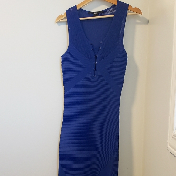 Guess | Scoop Neck Dress - Picture 3 of 11
